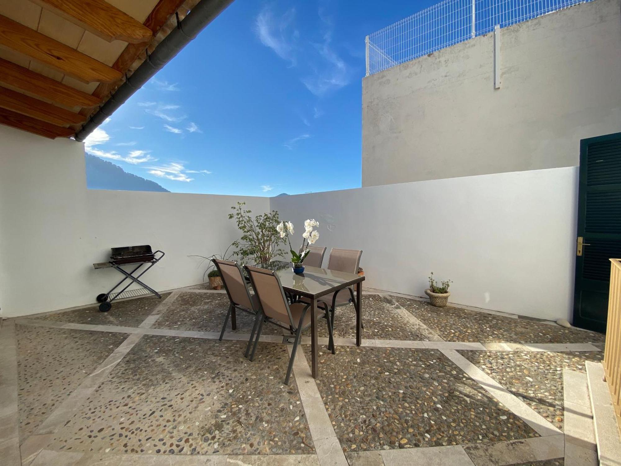Ferienhaus Casa Nuria, Haus Im Zentrum Von Pollensa, 10 Meter Von Der Calvario Treppe Entfernt, Fuer 6 Personen, Mit Wifi Und Klimaanlage, *